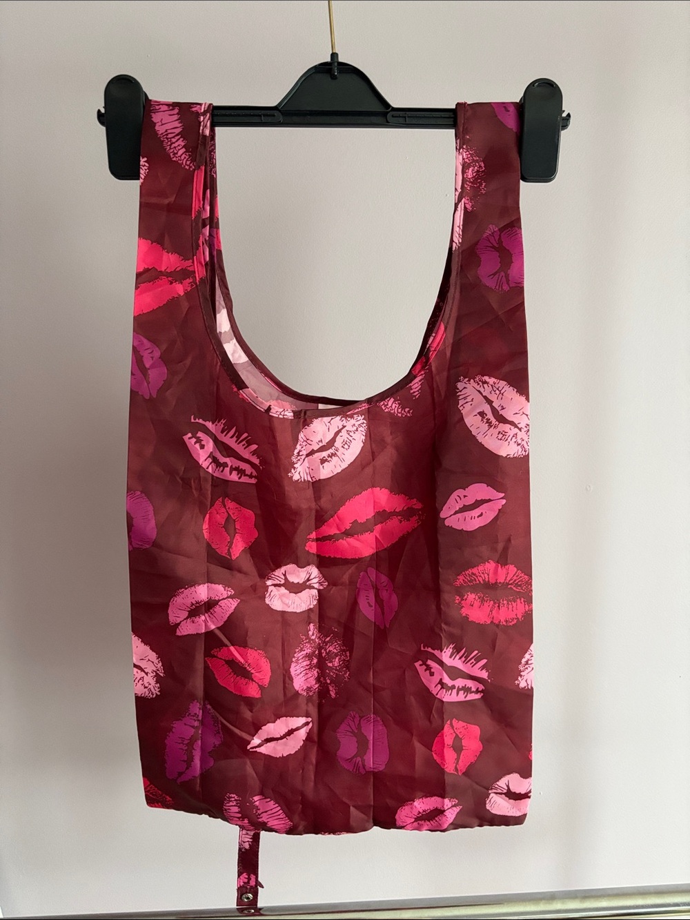 Avon Burgundy Lip-Print Lightweight Reusable Tote